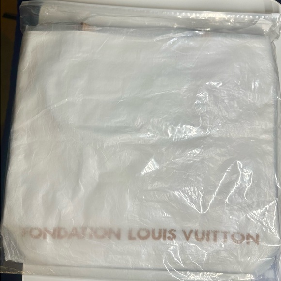 Louis Vuitton Limited Edition Fondation Tote Bag in Cream and Tan - Picture 11 of 16